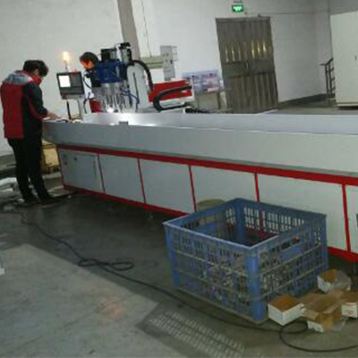 自動(dòng)攻絲機(jī)的設(shè)計(jì)、運(yùn)動(dòng)方向及性能穩(wěn)定判斷